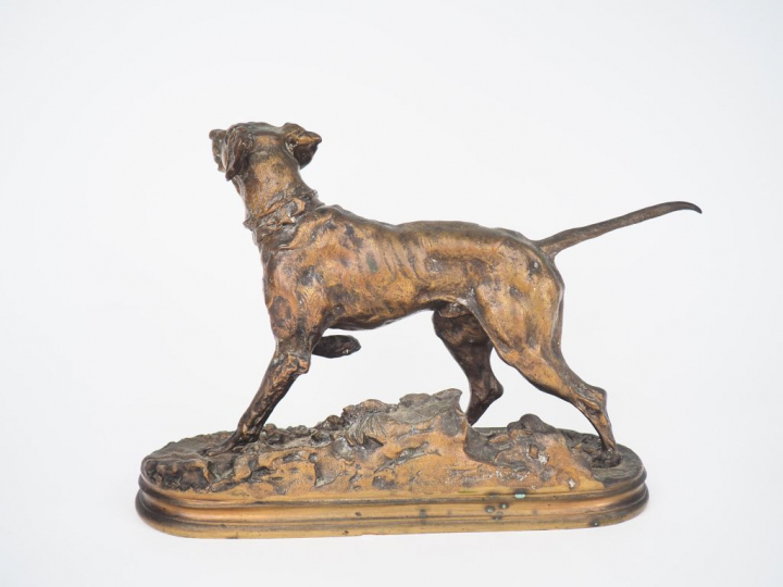 Pierre-Jules MENE.  "Chien de chasse à l'arrêt". Sujet en bronze. Sign