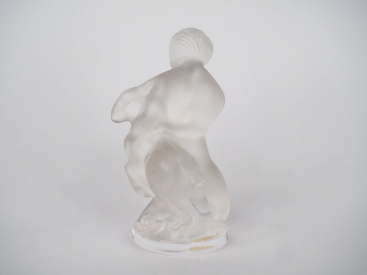 LALIQUE France. "Jeune fille et sa chêvre". Sujet en verre sablé. Sign