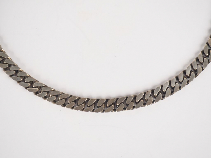 DESPREZ. (attribué à) Collier maille forçat en argent. Poids : 128 g.