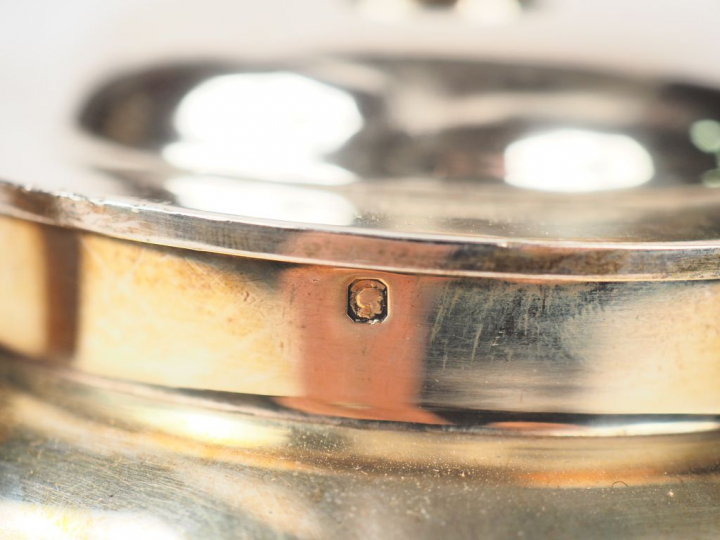 Service à thé en argent, poinçon Minerve, à décor de monogramme. Compr