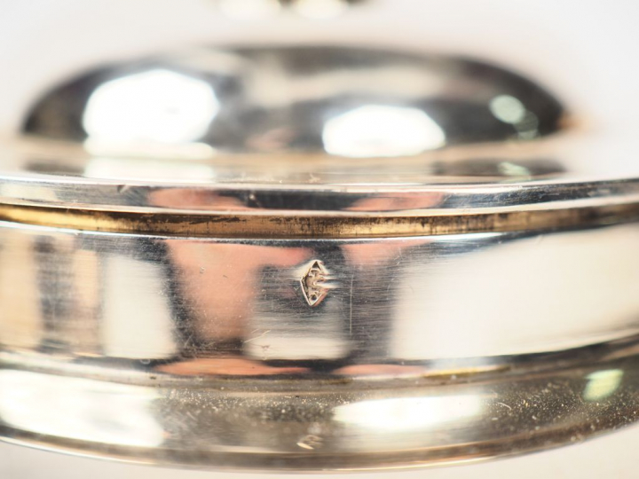 Service à thé en argent, poinçon Minerve, à décor de monogramme. Compr