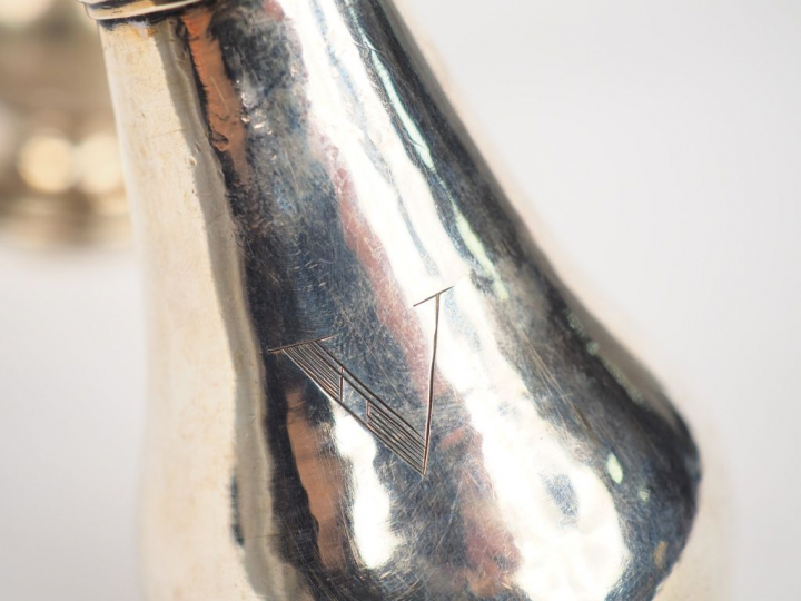 Paire de burettes fin XVIIIème - début XIXème en argent, poinçon au co