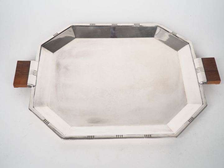 GALLIA. Plateau de style Art Déco en métal argenté et bois. Dim. 55,5 