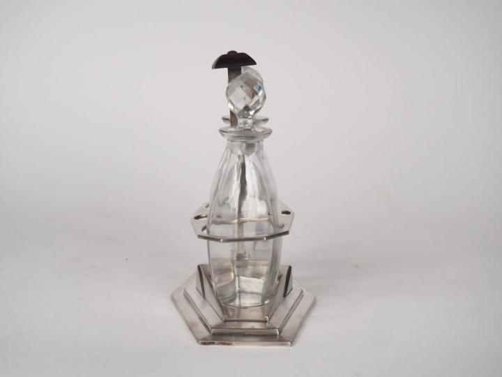 GALLIA. Porte huilier vinagrier en verre et métal argenté. H. 19 cm.