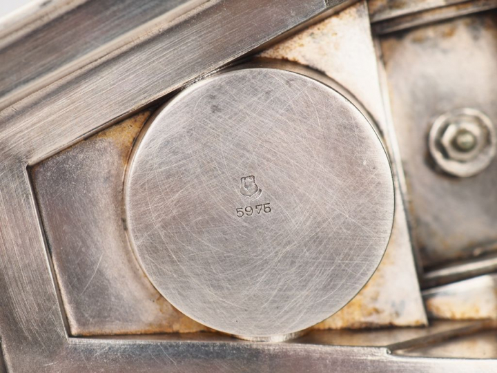 GALLIA. Porte huilier vinagrier en verre et métal argenté. H. 19 cm.