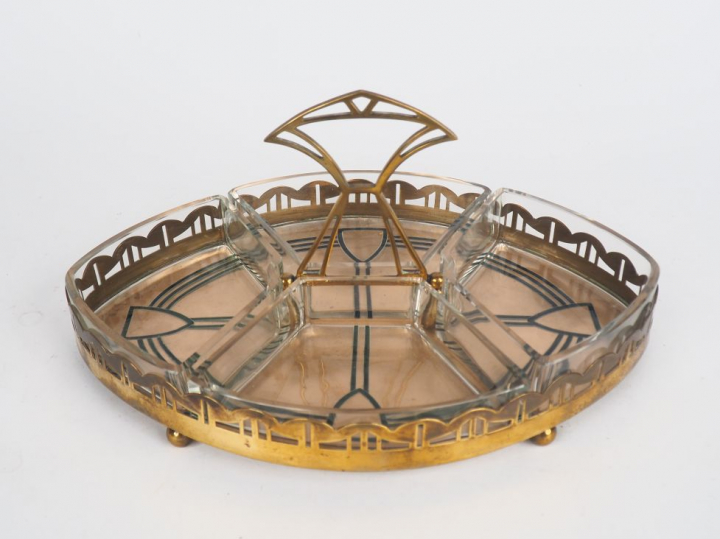 WMF. Présentoir à hors d'œuvre en verre et laiton. Dim. 32,5 x 16 cm.