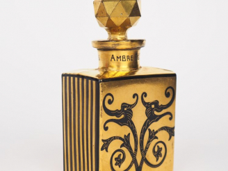 Vente aux enchères BABANI.  "Ambre de Delhi" Flacon de parfum de section rectangulaire, é