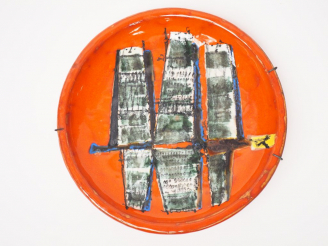 Vente aux enchères JO AMADO. "Composition absraite". Assiette en céramique polychrome, si