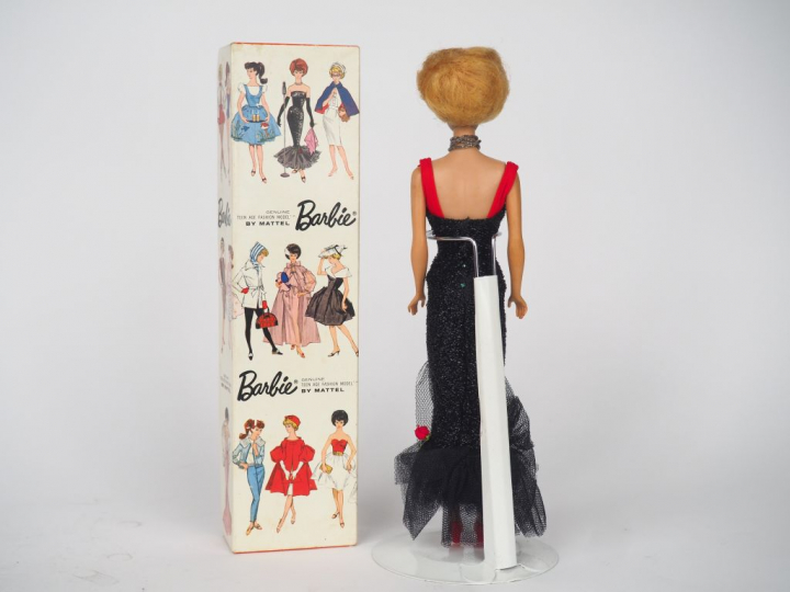 Poupée BUBBLE CUT blonde dans sa boite d'origine, maillot de bain roug