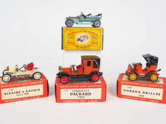 Vente aux enchères Model of yesteryear by Lesney Rolls-Royce y 15 boîte bel etat , on y j