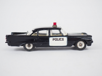 Vente aux enchères Cadillac police référence 258  bel état d'usage antenne cassée boîte b