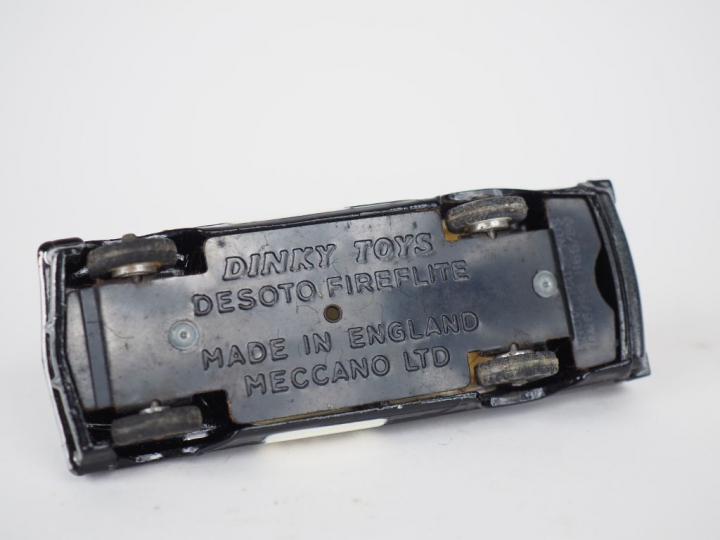 Cadillac police référence 258  bel état d'usage antenne cassée boîte b