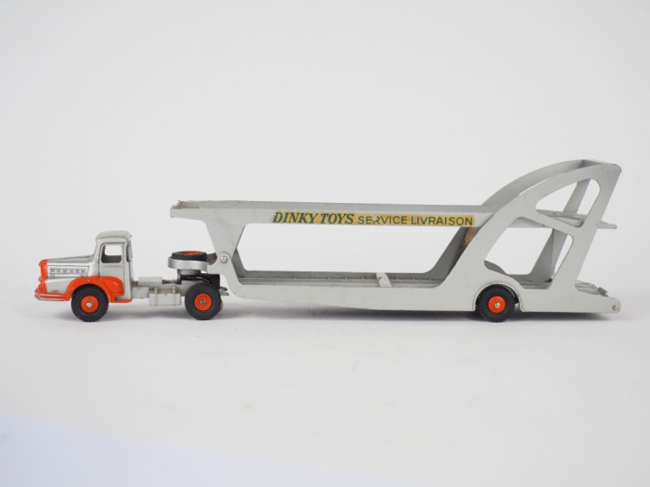 Tracteur Unic semi remorque porte voiture Référence 39  bel état d'usa