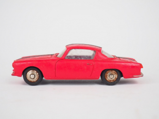 Vente aux enchères Alfa Roméo 1900 références 24J super sprint roues avec rouille boîte m