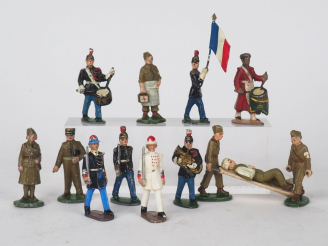 Vente aux enchères QUIRALU. Lot comprenant figurines militaires en aluminium dont Blancar