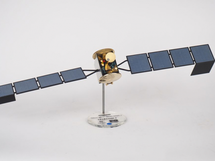 Maquette du satellite de télécommunication Telecom 2 à l’échelle 1/33e