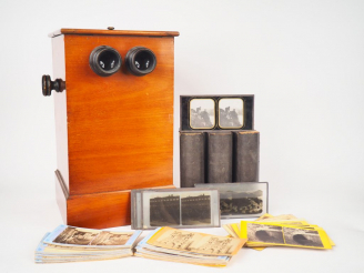 Vente aux enchères Visionneuse stéréoscopique et lot important de vues sur la France, l'E