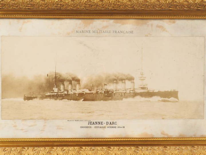 Marius BAR. "Croiseur cuirassé Jeanne d'Arc". Tirage albuminé. Dim. 23
