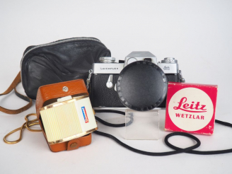 Vente aux enchères LETZ LEICAFLEX. Appareil n°1166781 avec objectif LEITZ ELMARIT-R 1 : 2