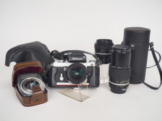 Vente aux enchères NIKON F2 n° 7672581 avec objectifs et accessoires : NIKKOR 1 : 2.8/f=2