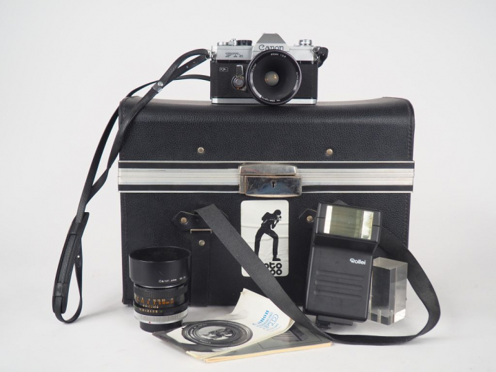 CANON FTb QL avec deux objectifs et malette : VIVITAR AUTO MACRO 1 : 2