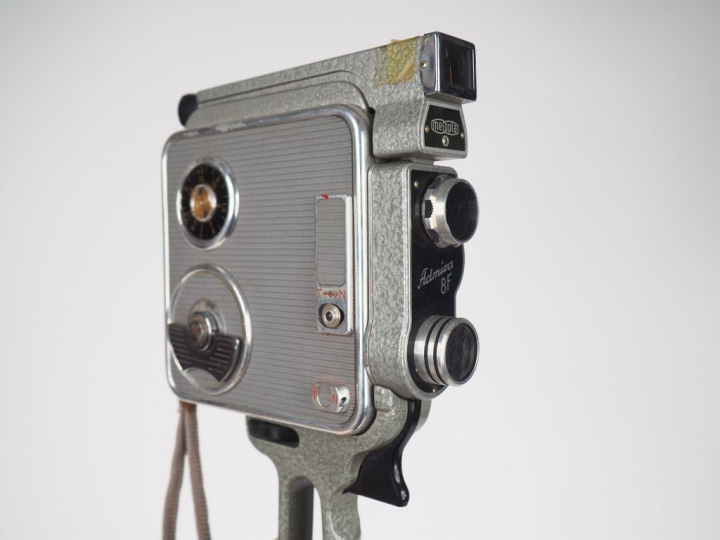 MEOPTA ADMICA 8F. Caméra avec sa housse.