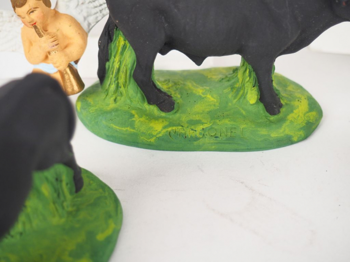 44 santons Carbonel.