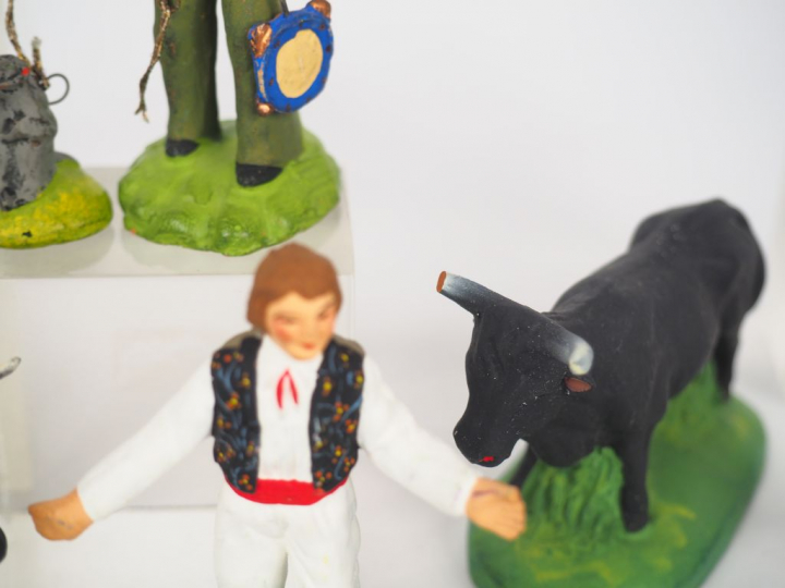 44 santons Carbonel.