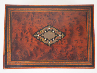 Vente aux enchères Coffret Napoléon III en marqueterie Boulle. (petits manques et acciden
