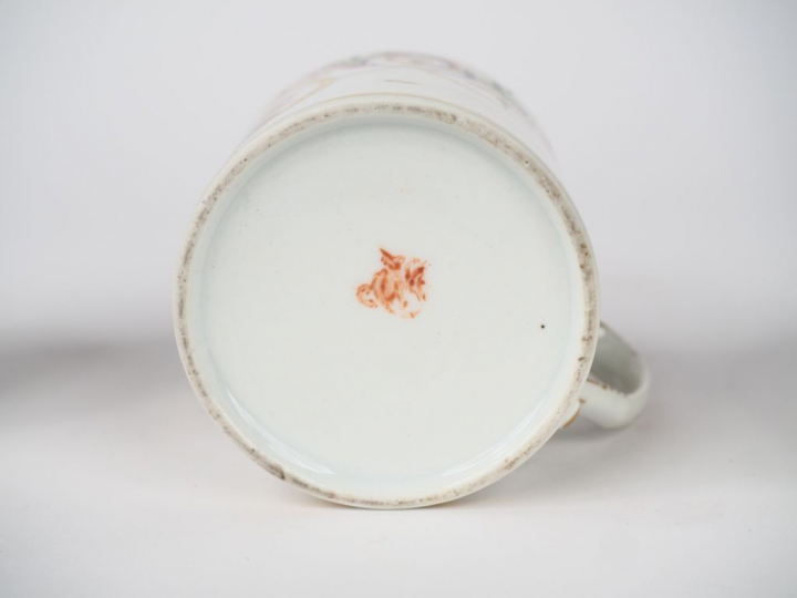 Manufacture du DUC d'ANGOULEME. Paire de tasses et sous tasses XVIIIèm