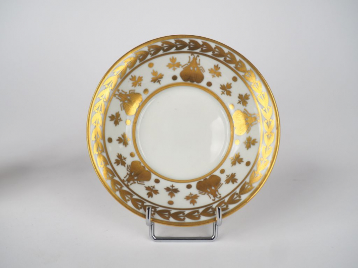 Tasse Jasmin de style Empire en porcelaine de Paris à décor doré d'abe