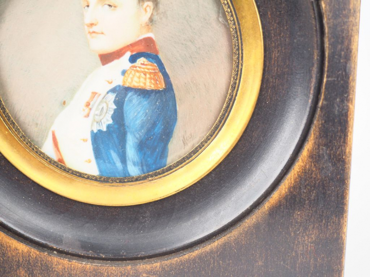 MAY. "Portraits du couple impérial". Paire de miniatures signées. Diam