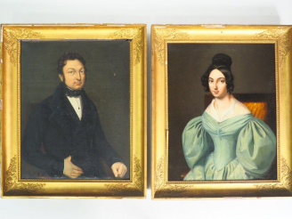Vente aux enchères Ecole française XIXème. Paire de portraits dans des cadres en bois et 