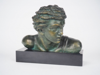 Vente aux enchères Alexandre KELETY. "Buste de Jean Mermoz". Sculpture en bronze à patine