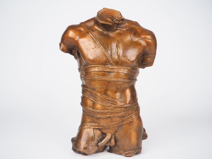 MITORAJ. "Grepol". Sculpture en bronze à patine médaille. Signée et nu