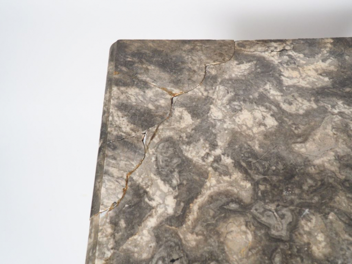 Commode Transition Louis XV-Louis XVI en marqueterie, à décor de grecq