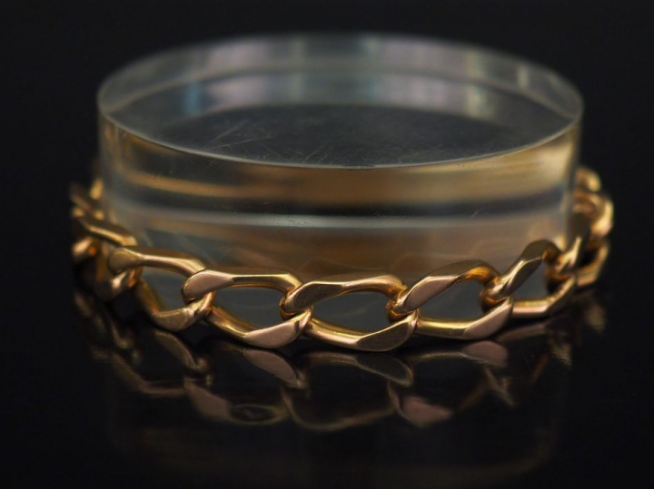 	Bracelet souple en or jaune, maille gourmette. Long. 20,5 cm Poids. 3