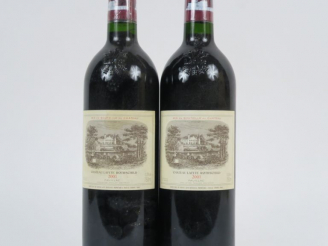 Vente aux enchères 2 BOUTEILLES CHÂTEAU LAFITE ROTHSCHILD 1er GCC PAUILLAC - 2001