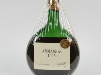 Vente aux enchères 1 BOUTEILLE ARMAGNAC RYST - 1923 - COFFRET - NIVEAU BAS