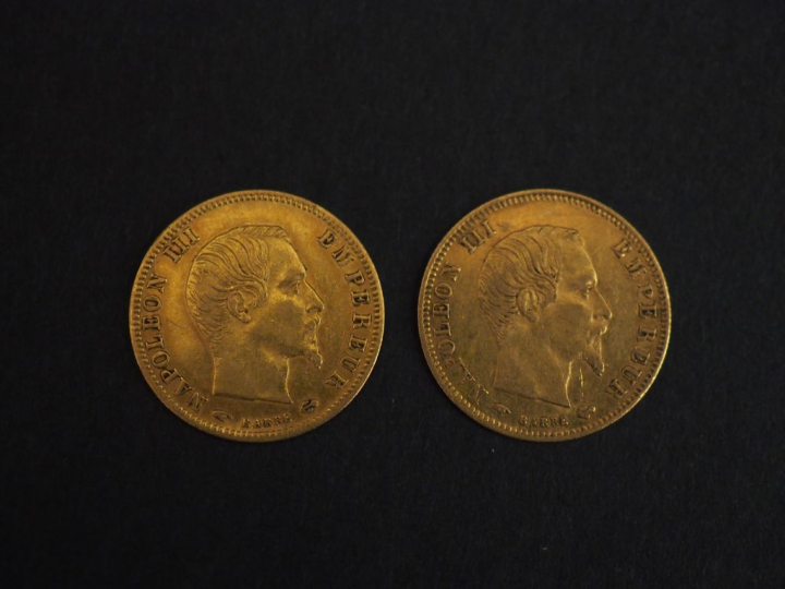 Deux pièces de 5 Francs or, 1858-A et 1859-A. FRAIS ACHETEURS 5% TTC. 