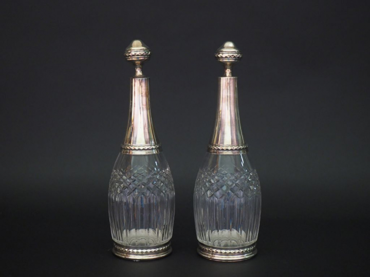 Paire de flacons Napoléon III en cristal et argent, poinçon Minerve, à