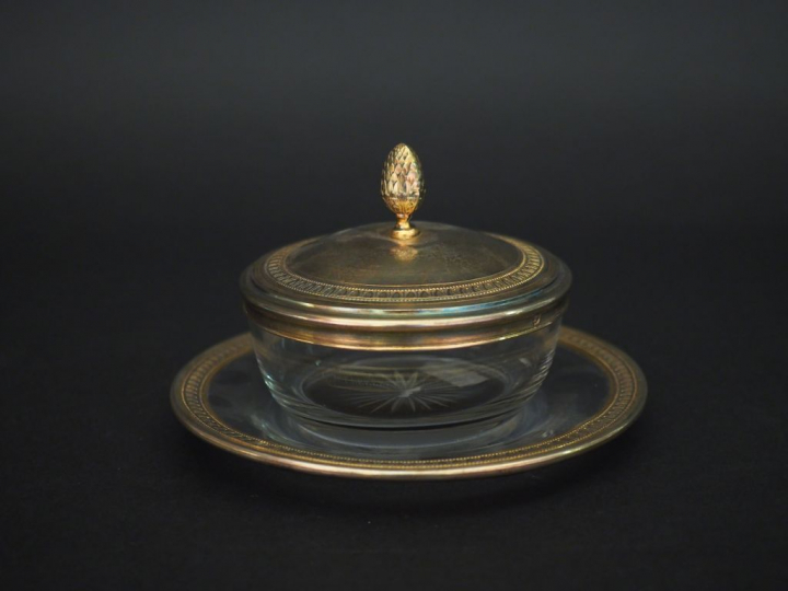 Sucrier de style Louis XVI en cristal et vermeil, poinçon Minerve, à d