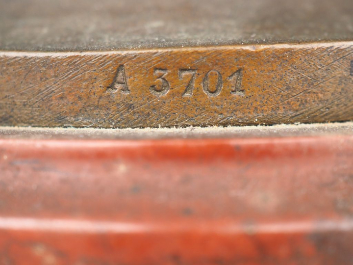 E .BOFILL. " Le laboureur " Sculpture en bronze à patine brune.  Signé