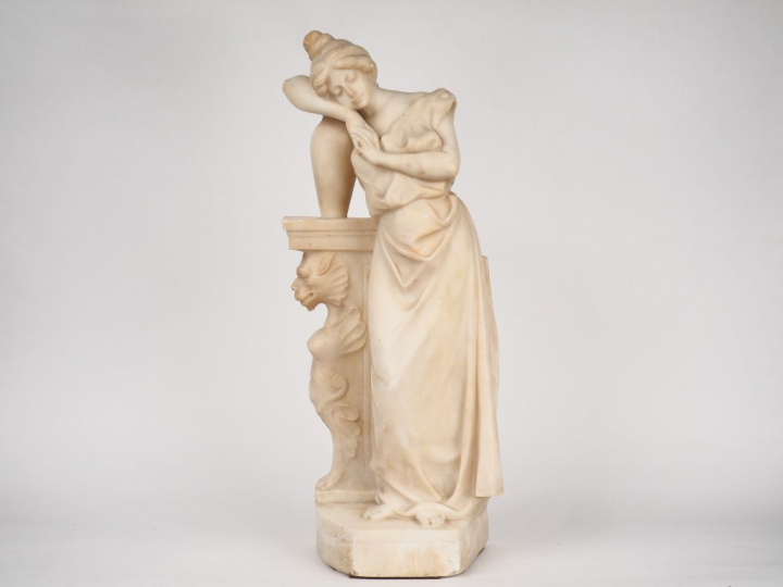 Ecole italienne XIXeme. "jeune fille romantique à la cruche"  Sculptur