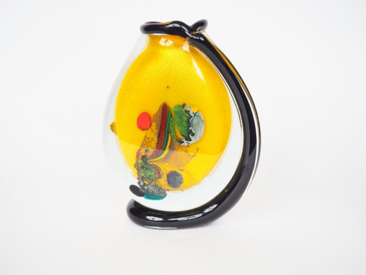 Robert PIERINI.  Vase en verre soufflé à décor en intercalaire polychr