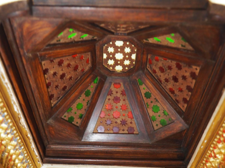 Cabinet syrien début XIXème en marqueterie, à décor de calligraphie, d