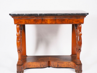 Vente aux enchères Console XIXème en noyer massif et placage de noyer, ouvrant à un tiroi