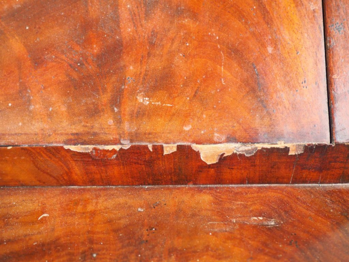 Bureau scriban Napoléon III en acajou et placage d'acajou, pieds en fo