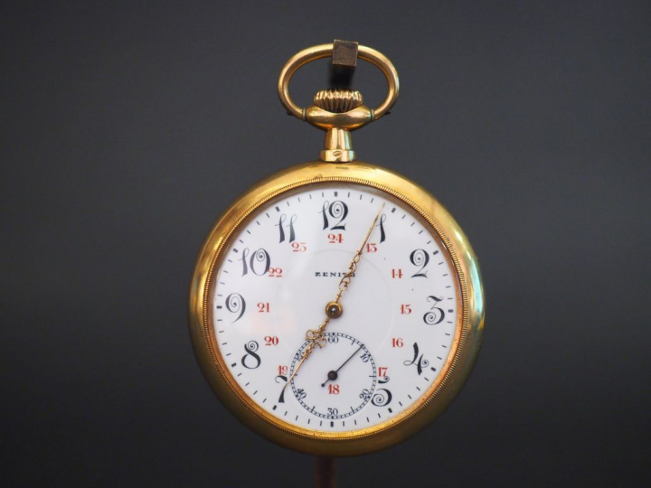 ZENITH Montre de gousset en or jaune.  Cadran émaillé à chiffres arabe