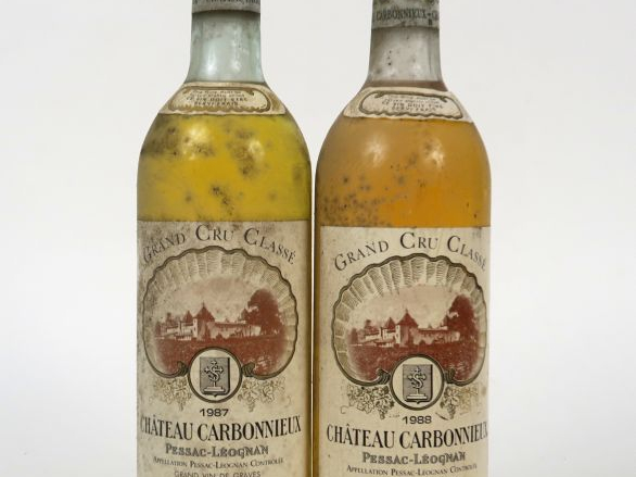 2 BOUTEILLES CHÂTEAU CARBONNIEUX GCC GRAVES - 1988 - BG/ES